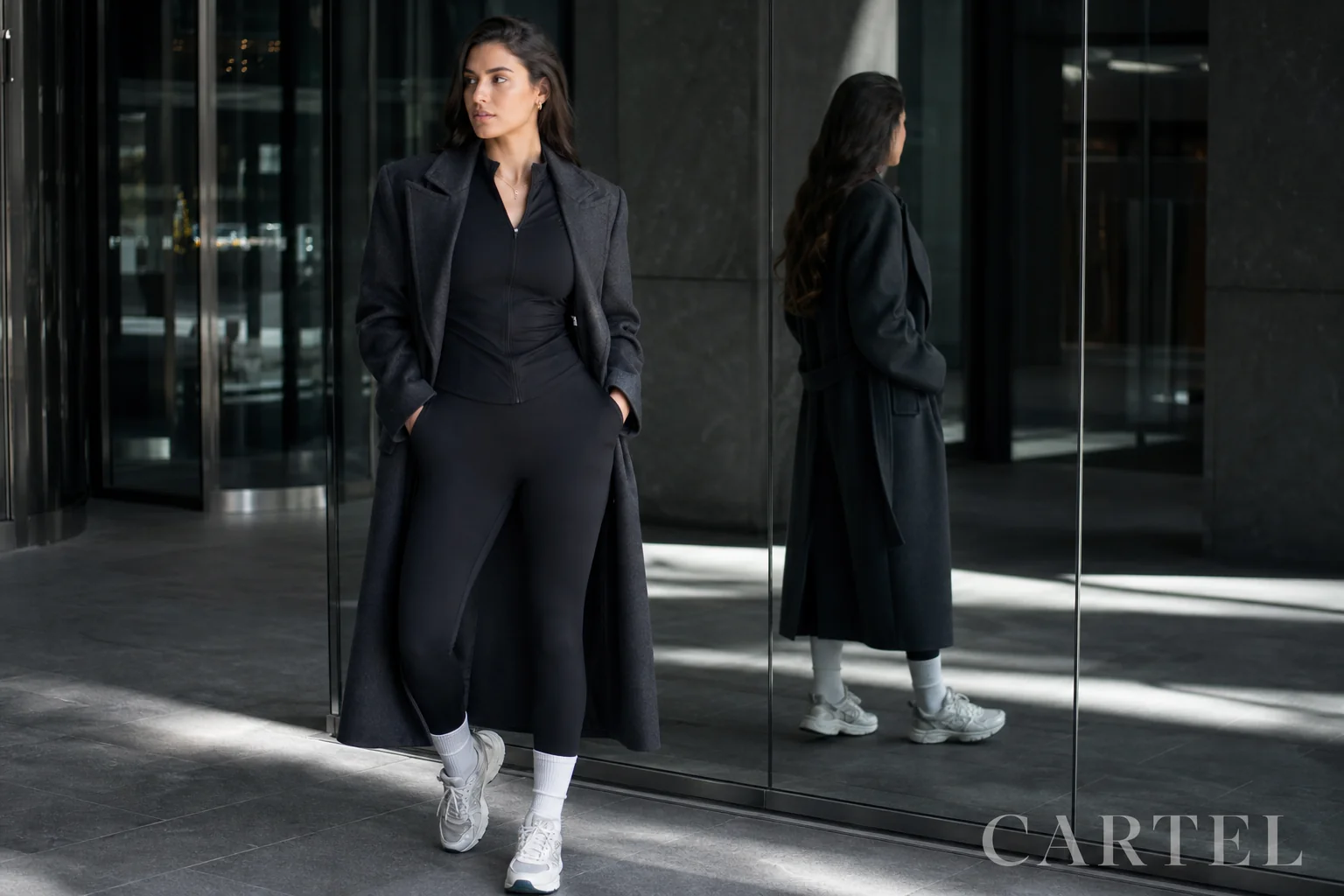 Леггинсы в городском look: спорт-шик без зала